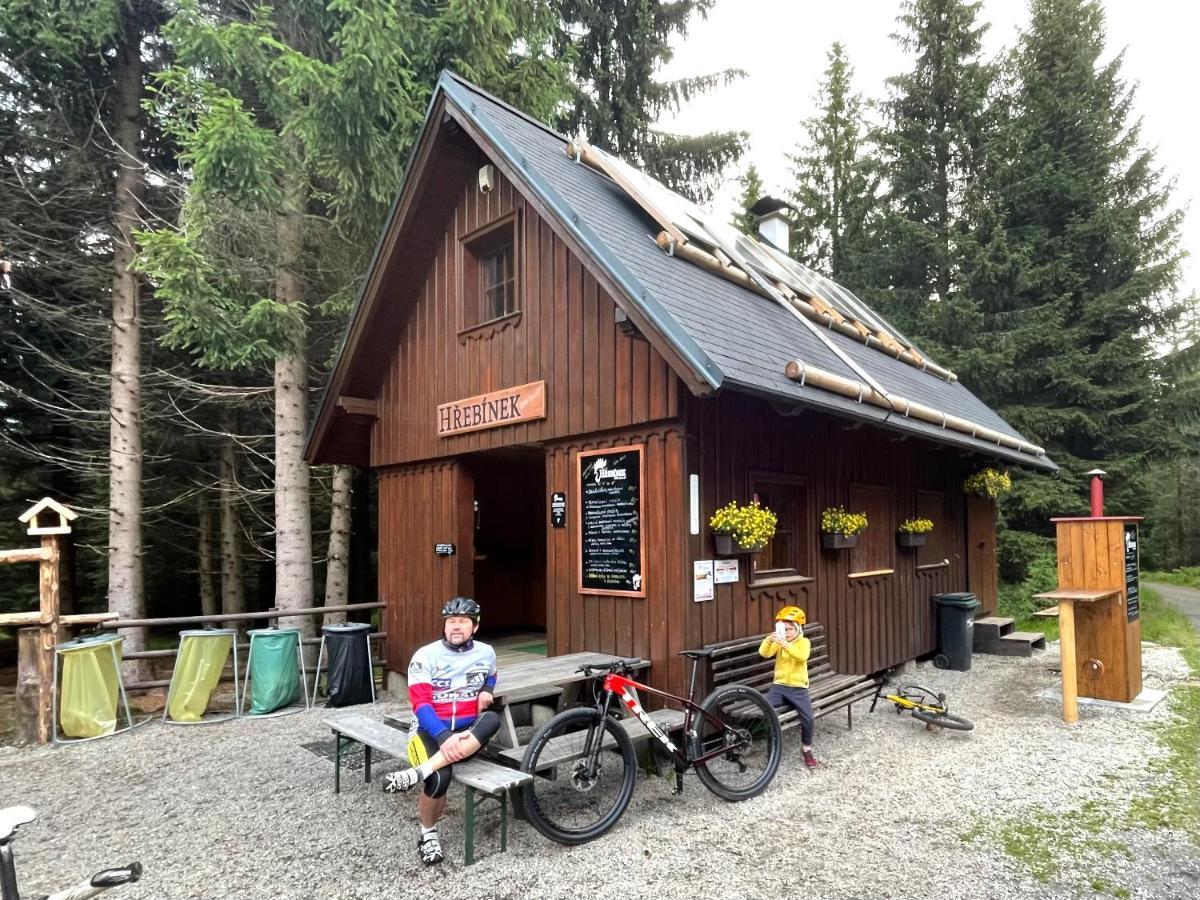 Apartmany V Lese Bedrichov  Luaran gambar